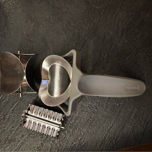 Pampered Chef Rolling Cookie Cutter